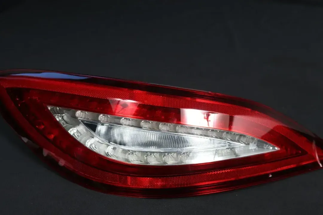REAR LIGHT R